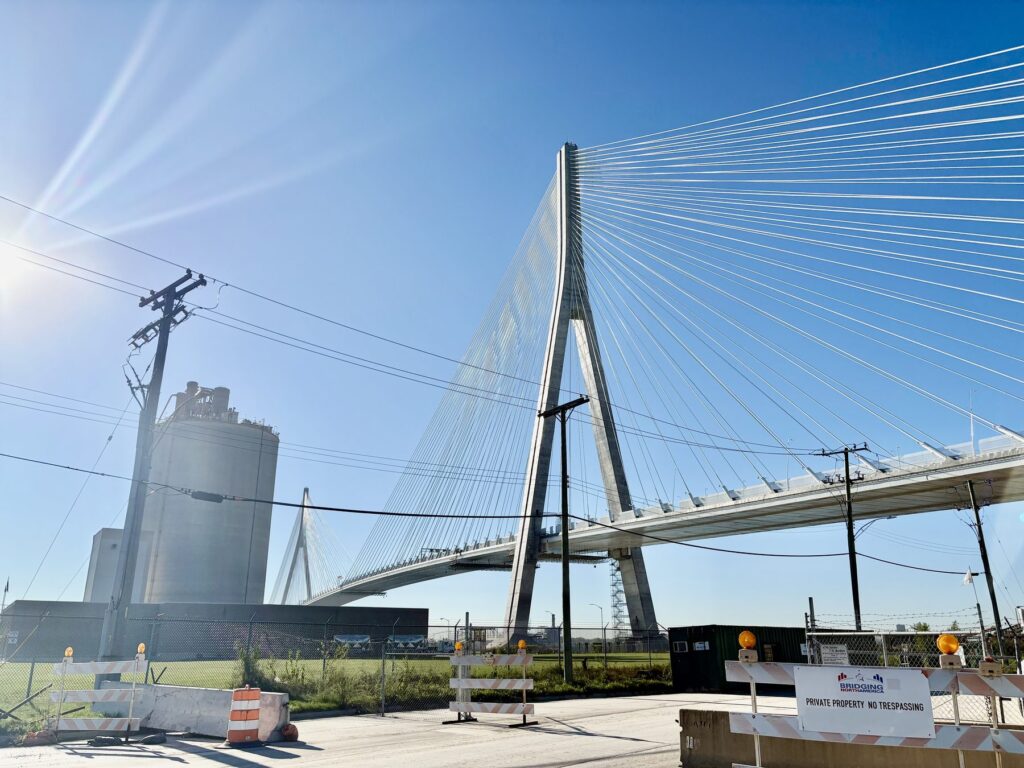 Modern cable-stayed road bridge forming part of a national transport corridor